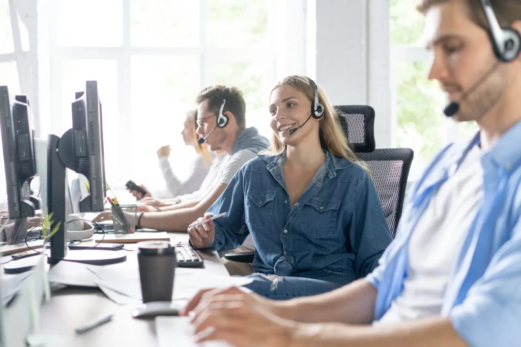 Como elegir muebles de oficina para un call center