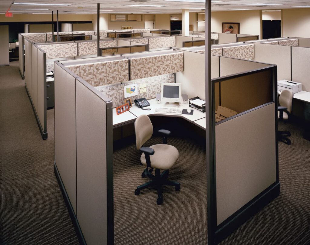 Cubiculos y escritorios modulares para oficina y corporativos